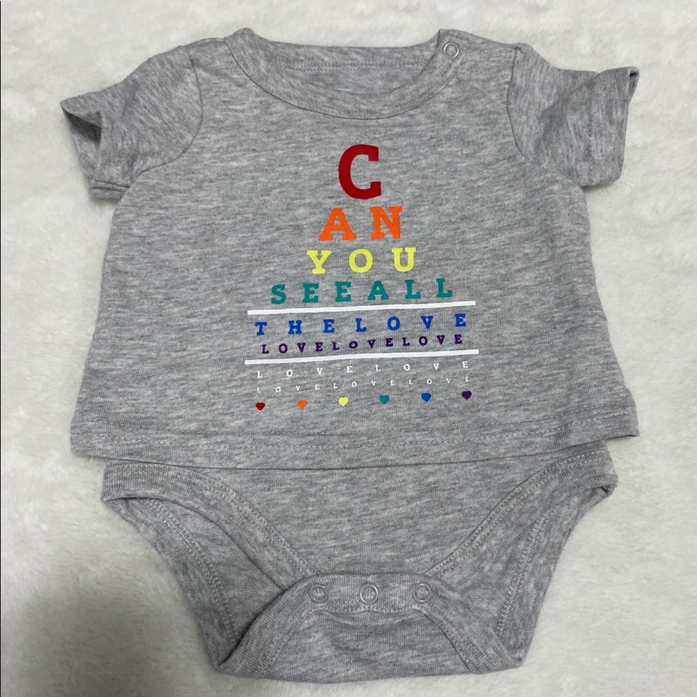 Grey Pride “Can you see the love” Top